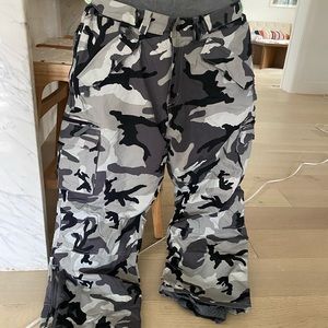 Mens snow ski pants Large. Like new